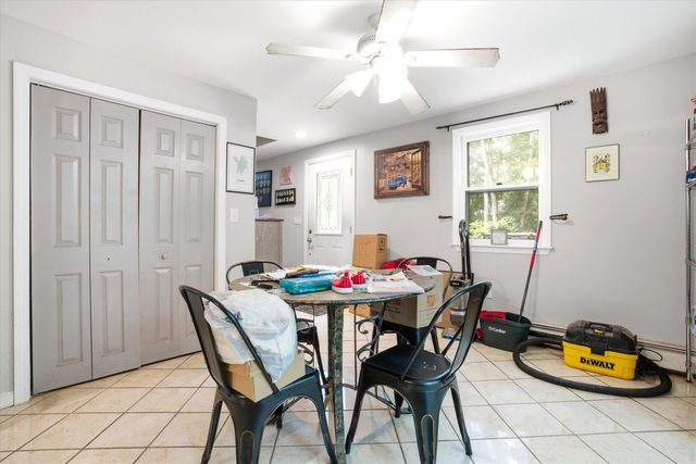 31 Chagnon Lane, Hudson, NH 03051