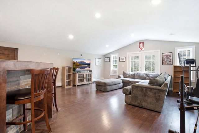 31 Chagnon Lane, Hudson, NH 03051