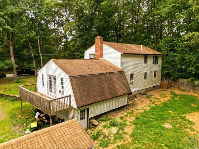 31 Chagnon Lane, Hudson, NH 03051