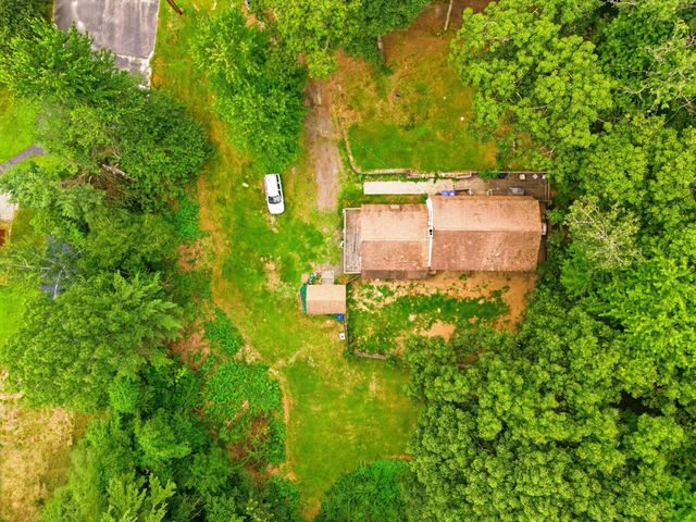 31 Chagnon Lane, Hudson, NH 03051