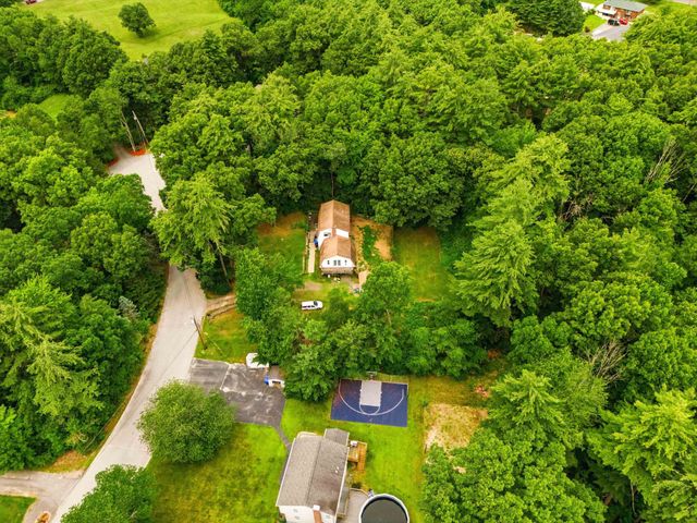 31 Chagnon Lane, Hudson, NH 03051