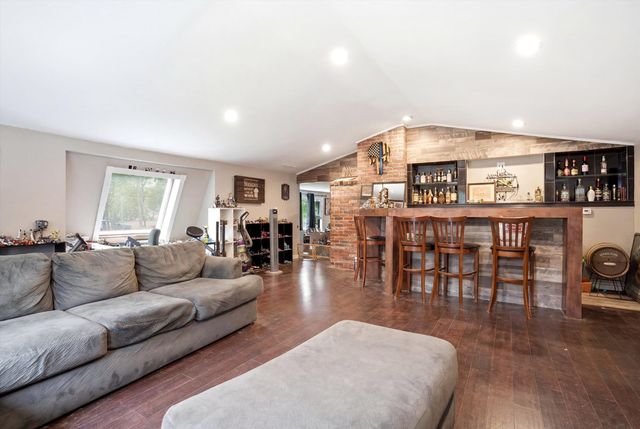 31 Chagnon Lane, Hudson, NH 03051