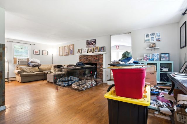 31 Chagnon Lane, Hudson, NH 03051