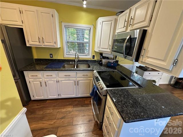 112 N Cardinal Drive, New London, NC 28127
