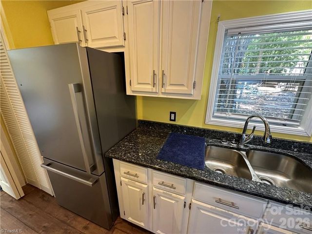 112 N Cardinal Drive, New London, NC 28127