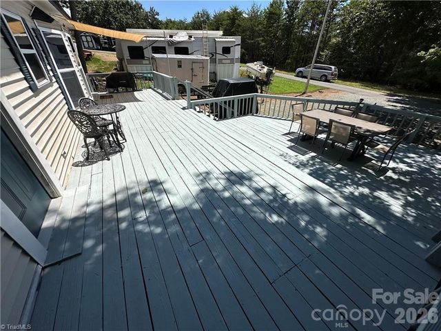 112 N Cardinal Drive, New London, NC 28127