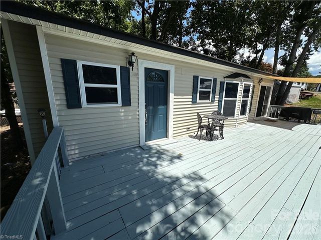 112 N Cardinal Drive, New London, NC 28127