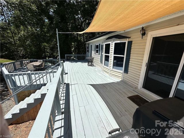 112 N Cardinal Drive, New London, NC 28127
