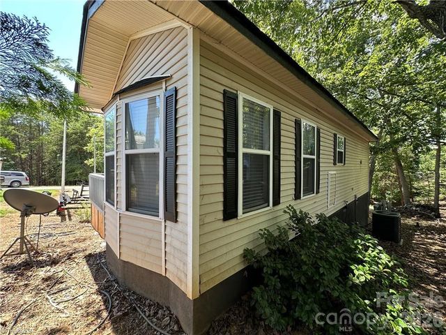 112 N Cardinal Drive, New London, NC 28127