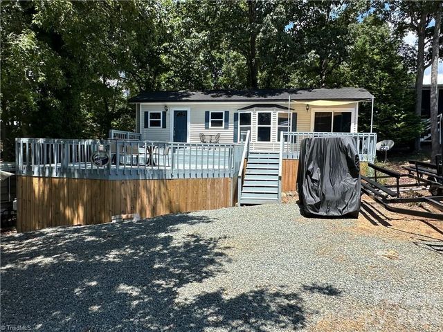 112 N Cardinal Drive, New London, NC 28127