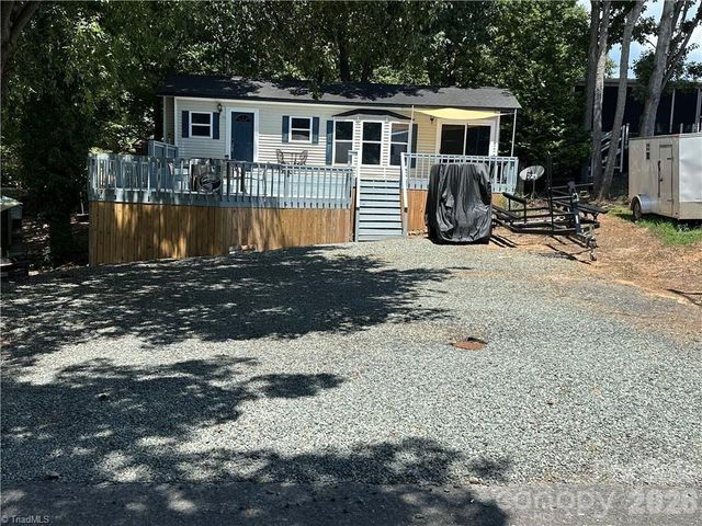 112 N Cardinal Drive, New London, NC 28127