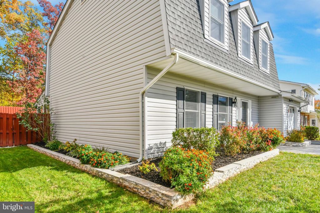 8755 COUNTRY LN, Manassas, VA 20110
