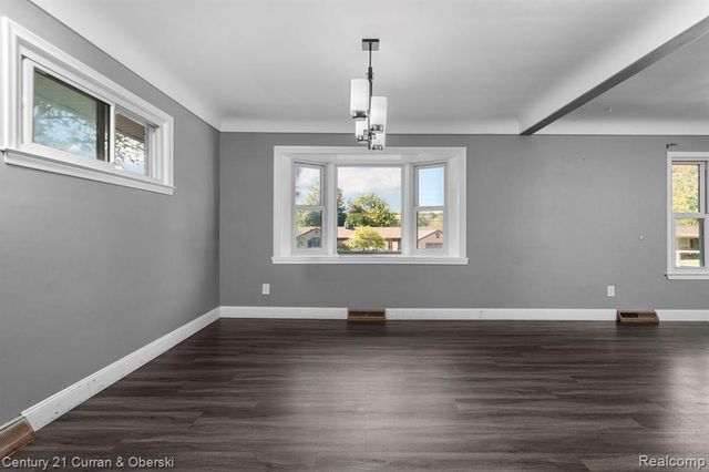 26980 James Avenue, Flat Rock, MI 48134