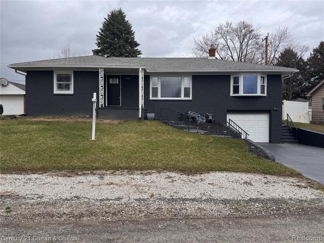 26980 James Avenue, Flat Rock, MI 48134