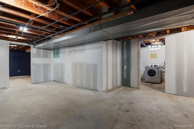 26980 James Avenue, Flat Rock, MI 48134