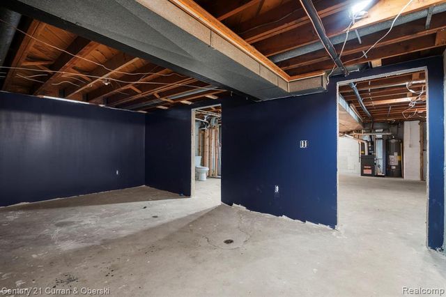 26980 James Avenue, Flat Rock, MI 48134