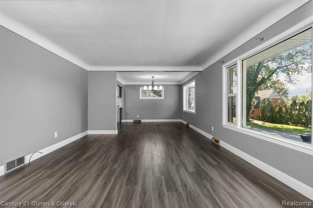 26980 James Avenue, Flat Rock, MI 48134