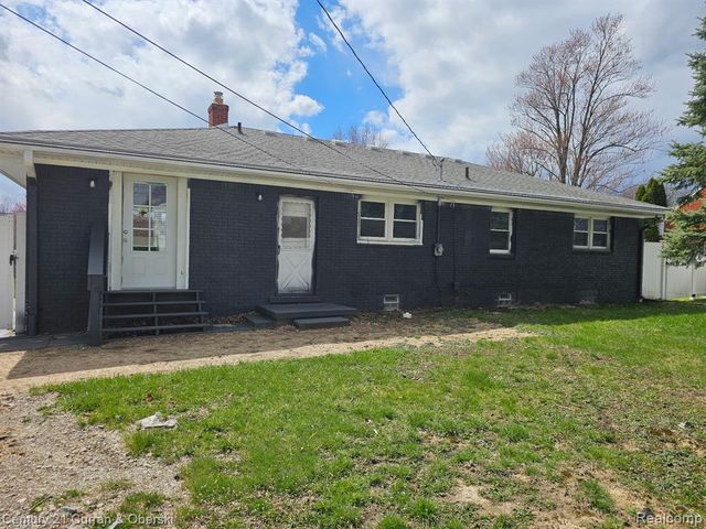 26980 James Avenue, Flat Rock, MI 48134