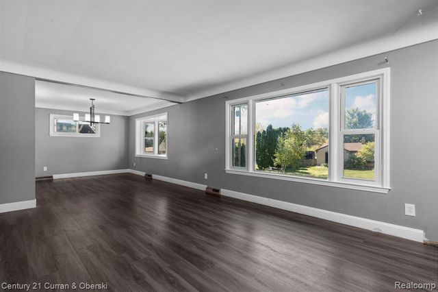 26980 James Avenue, Flat Rock, MI 48134