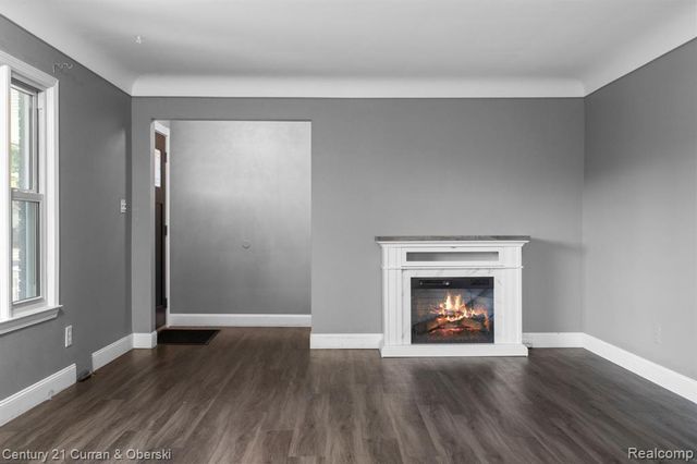 26980 James Avenue, Flat Rock, MI 48134