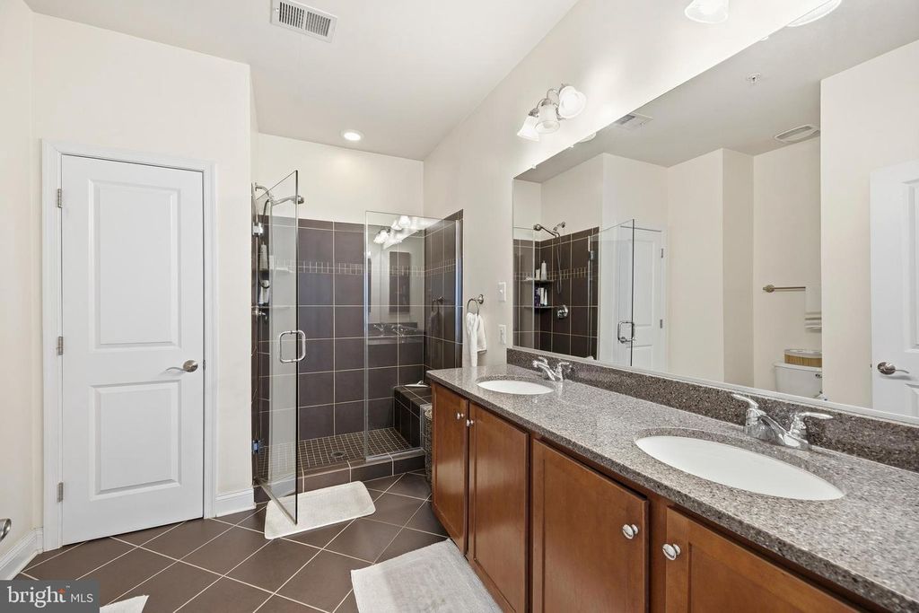 Image 18 of property listing at 31 MERIDIAN LN, Towson, MD 21286