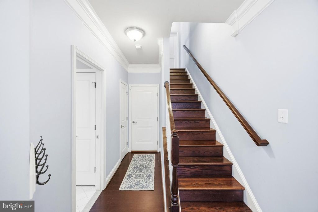 Image 2 of property listing at 31 MERIDIAN LN, Towson, MD 21286