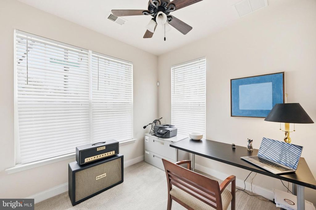 Image 4 of property listing at 31 MERIDIAN LN, Towson, MD 21286