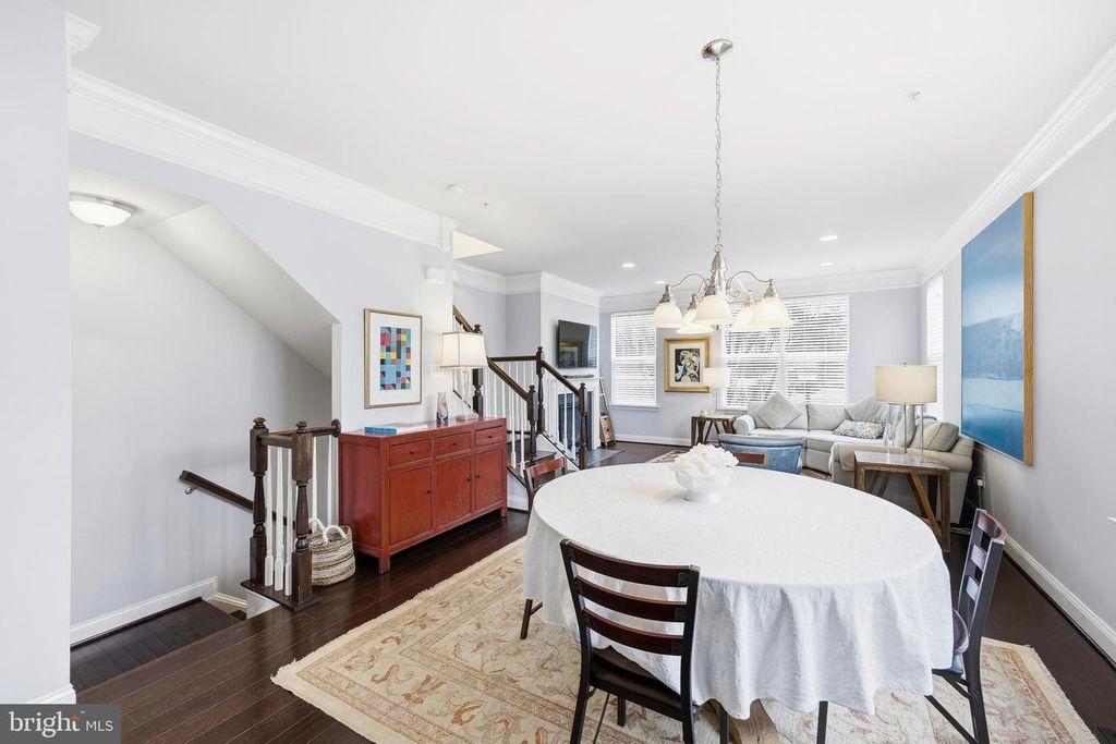 Image 8 of property listing at 31 MERIDIAN LN, Towson, MD 21286