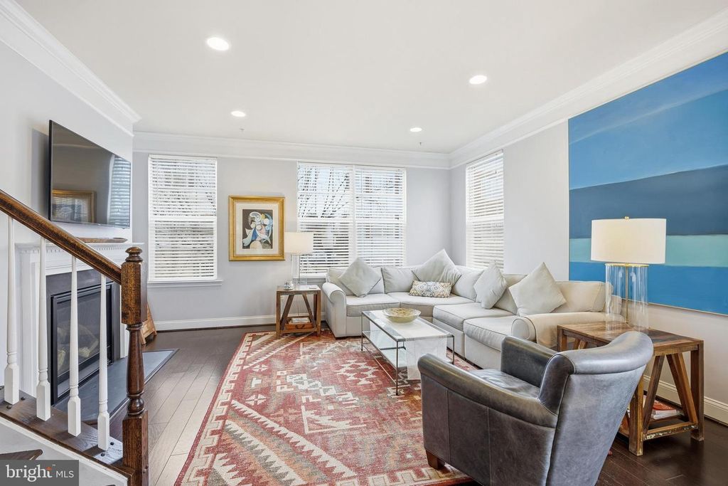 Image 9 of property listing at 31 MERIDIAN LN, Towson, MD 21286