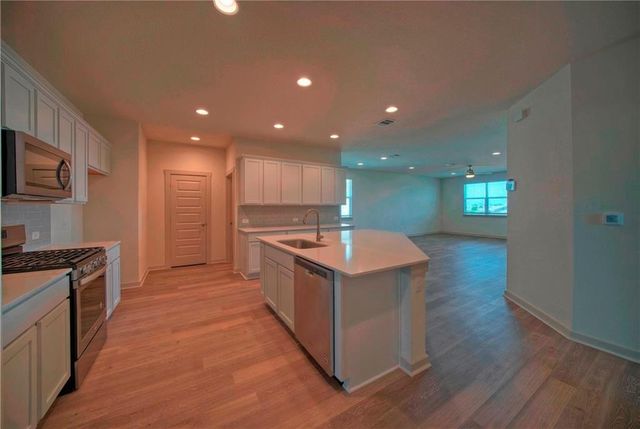 7920 City Top BLVD, Austin, TX 78724