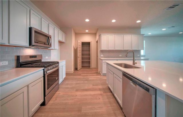 7920 City Top BLVD, Austin, TX 78724