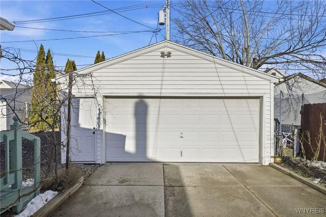 93 North End Avenue, Tonawanda, NY 14217