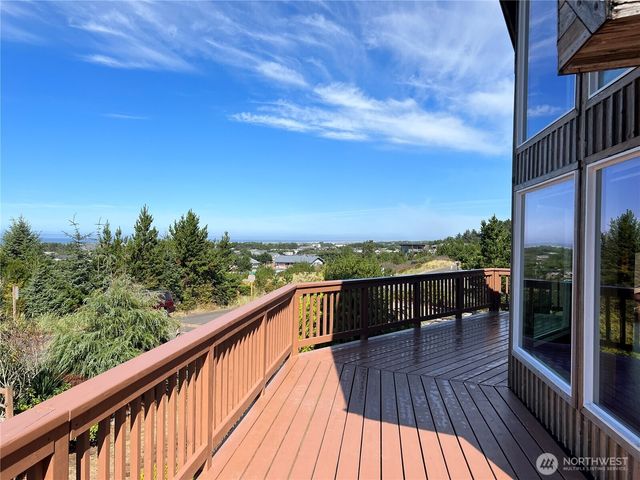 33408 J Place, Ocean Park, WA 98640