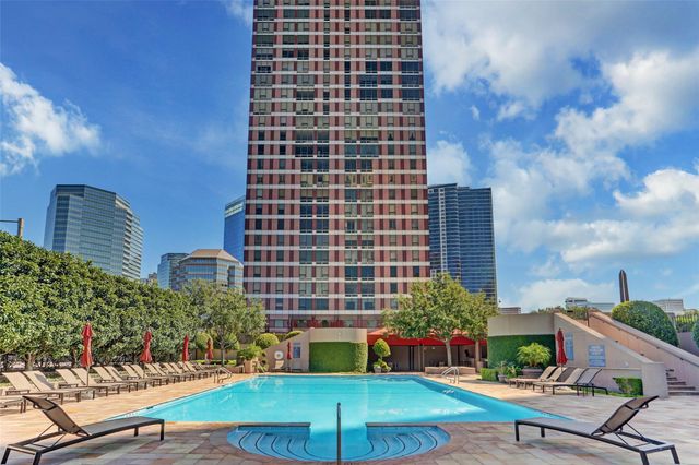 5110 San Felipe Street 64W, Houston, TX 77056