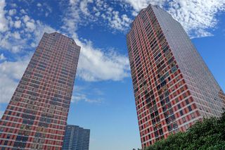 5110 San Felipe Street 64W, Houston, TX 77056