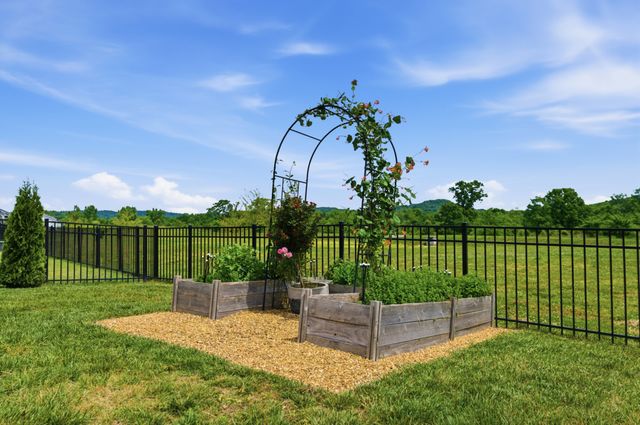 3472 Burgate Trl, Thompsons Station, TN 37179