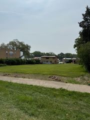 659 E Maple Avenue, Mundelein, IL 60060