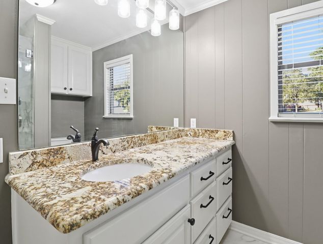 680 Wiley Page Rd, Longview, TX 75605