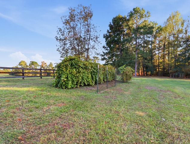 680 Wiley Page Rd, Longview, TX 75605