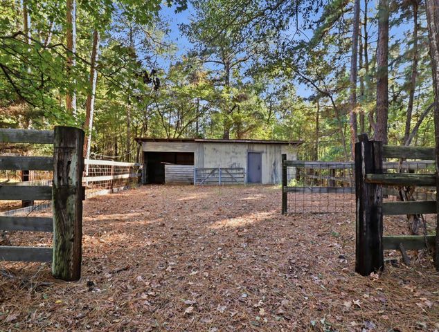 680 Wiley Page Rd, Longview, TX 75605