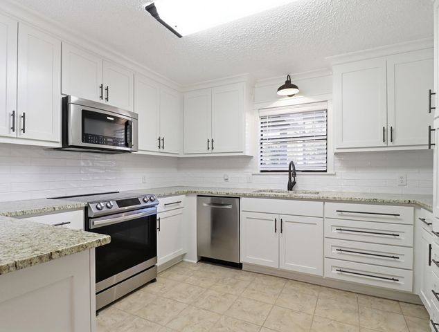 680 Wiley Page Rd, Longview, TX 75605