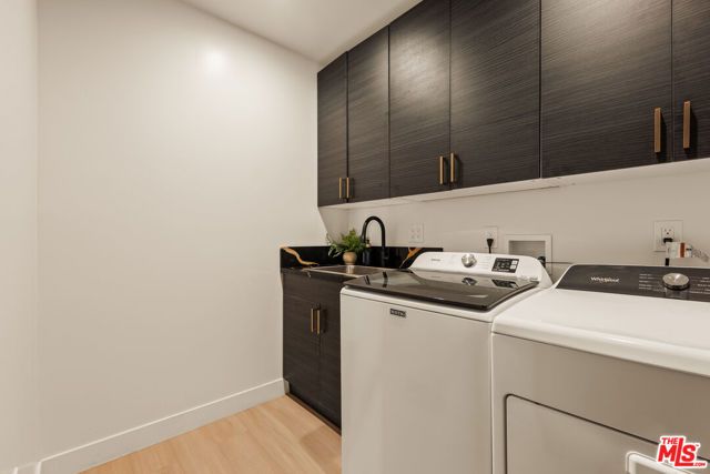 14011 Magnolia Boulevard, Sherman Oaks, CA 91423