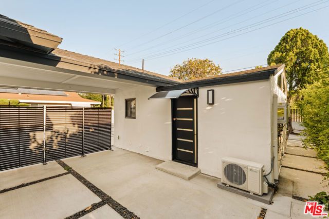 14011 Magnolia Boulevard, Sherman Oaks, CA 91423