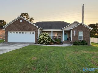 83 Lions Drive, Guntersville, AL 35976