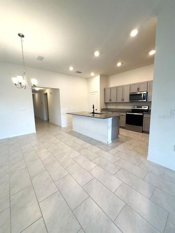 925 OVERPOOL AVENUE, Davenport, FL 33896