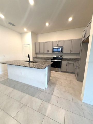 925 OVERPOOL AVENUE, Davenport, FL 33896