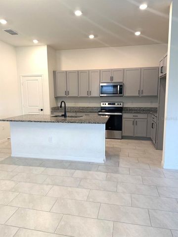 925 OVERPOOL AVENUE, Davenport, FL 33896