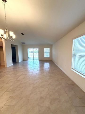 925 OVERPOOL AVENUE, Davenport, FL 33896
