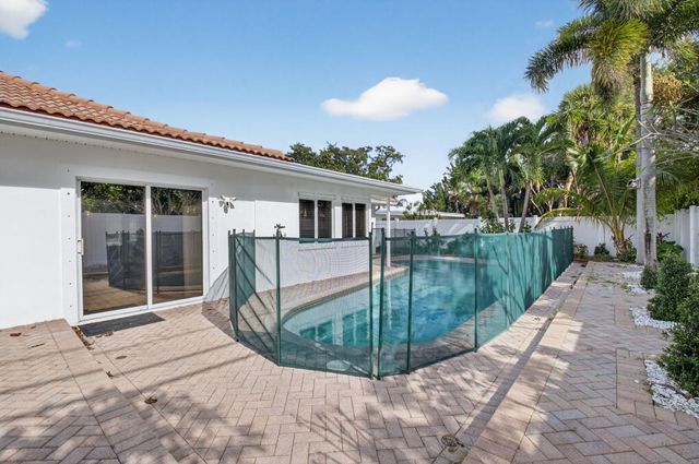 1012 W Camino Real, Boca Raton, FL 33486