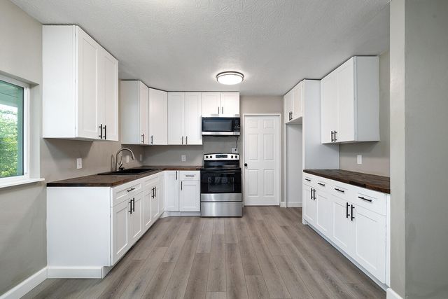 203 E Georgia Street, Ozark, MO 65721